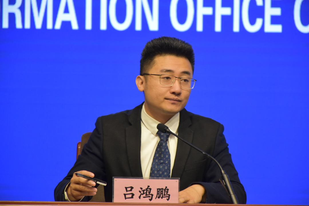 DSC_0954.JPG DSC_0954.JPG